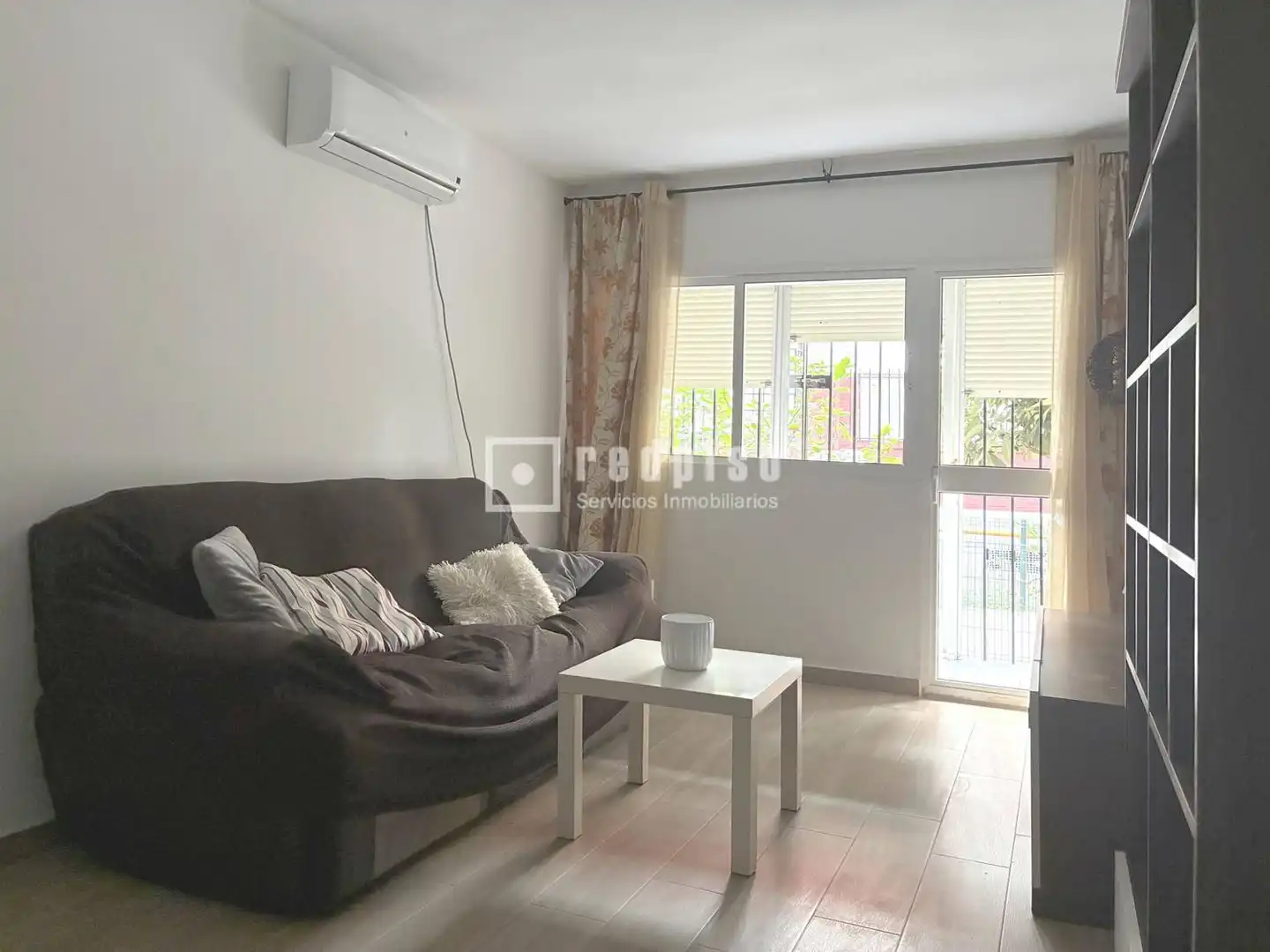 Habitación de Piso en venta en Sevilla con Aire acondicionado, Terraza y Amueblado