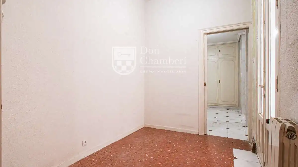 Bedroom of Flat for sale in Madrid  with Heating, Storage room and Balcony