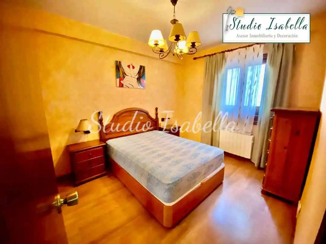 Flat for rent in Cuesta Santa Leocadia, Casco Histórico