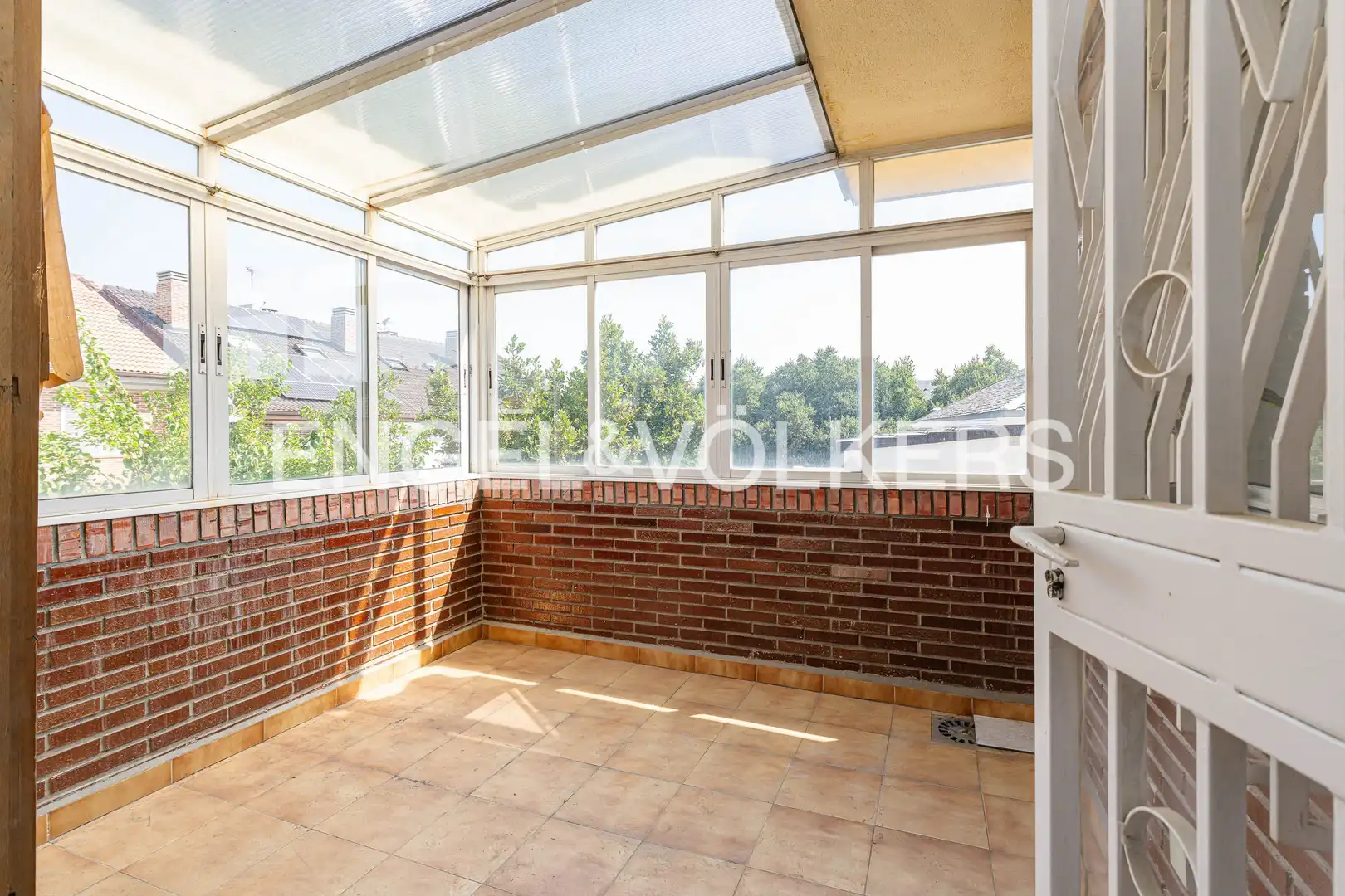 Terrassa de Casa adosada de lloguer en Madrid amb Aire condicionat, Calefacció i Jardí privat