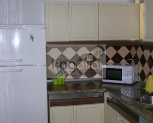 Kitchen of Flat to rent in  Sevilla Capital  with Air Conditioner and Furnished