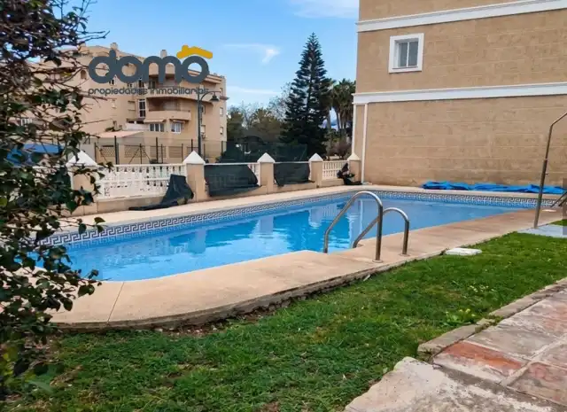 Piscina de Piso en venta en Málaga con Terraza y Piscina comunitaria