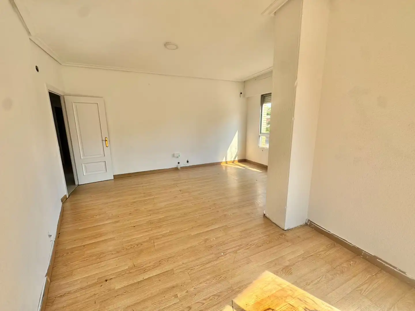 Sala de estar de Piso en venta en  Logroño con Calefacción y Terraza