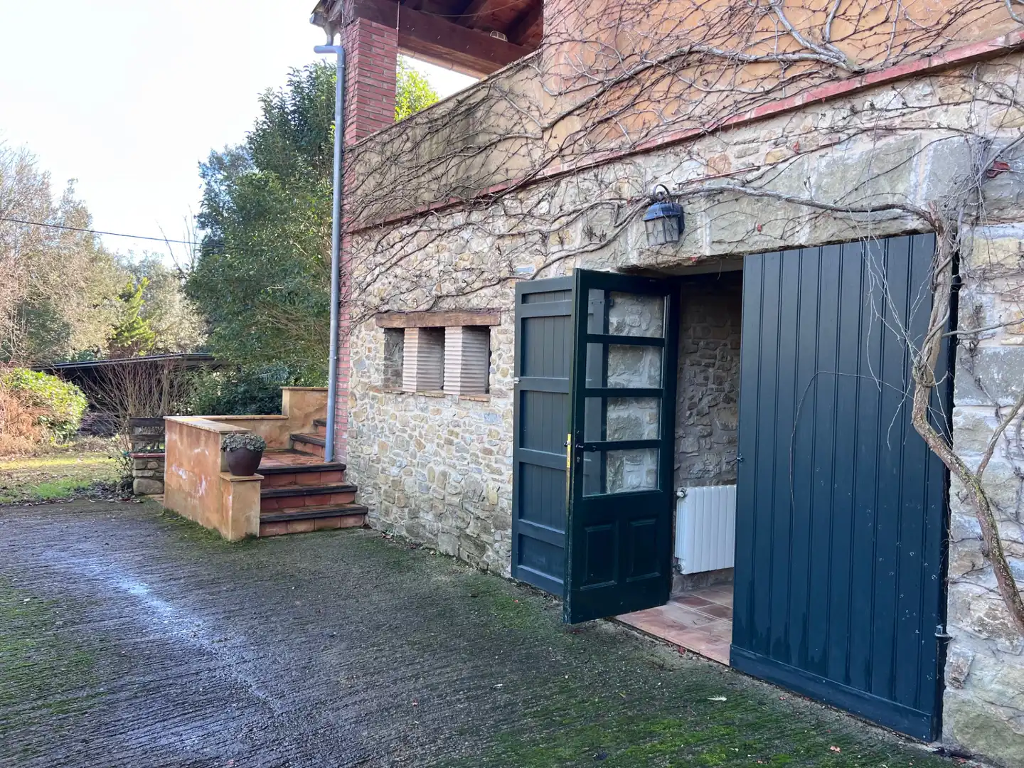 Vista exterior de Finca rústica en venda en Mieres (Girona) amb Aire condicionat, Jardí privat i Parquet