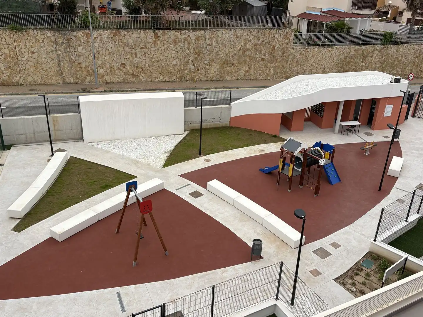 Vista exterior de Planta baixa en venda en Mijas amb Aire condicionat, Terrassa i Piscina