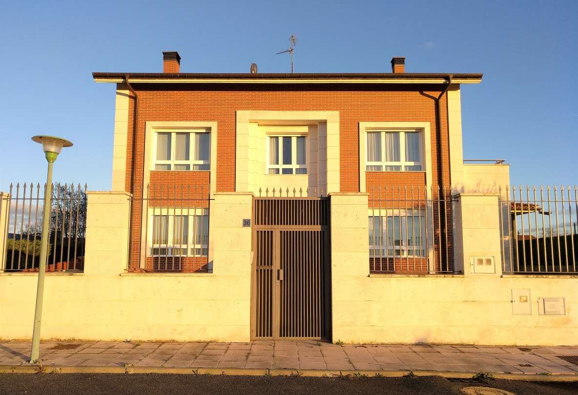 Exterior view of House or chalet for sale in Santo Domingo de la Calzada  with Heating, Private garden and Terrace