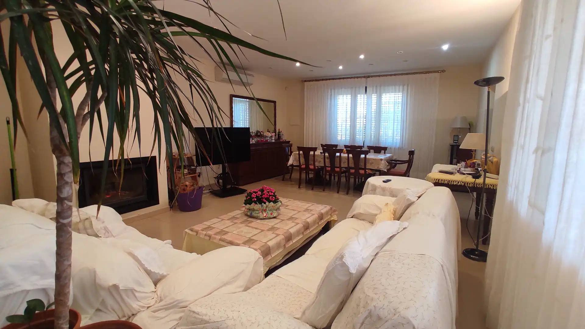 Wohnzimmer von Country house zum Verkauf in Roda de Berà mit Klimaanlage, Heizung und Privatgarten