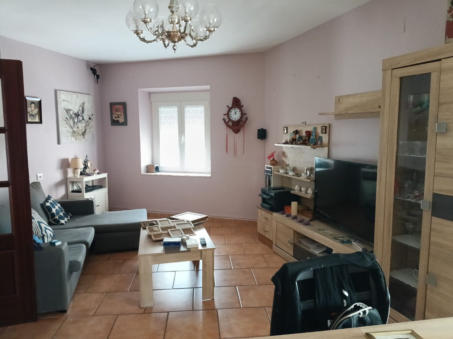 Living room of Flat for sale in Valverde del Fresno  with Terrace and Storage room
