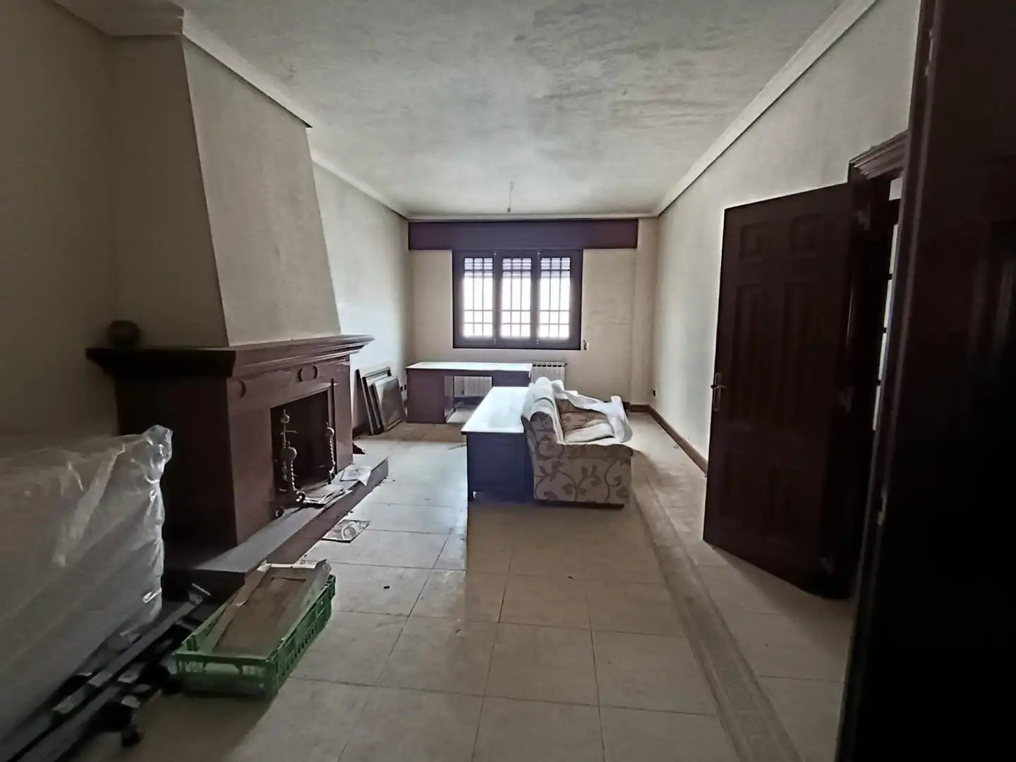 Sala d'estar de Casa o xalet en venda en Íscar amb Jardí privat, Terrassa i Traster