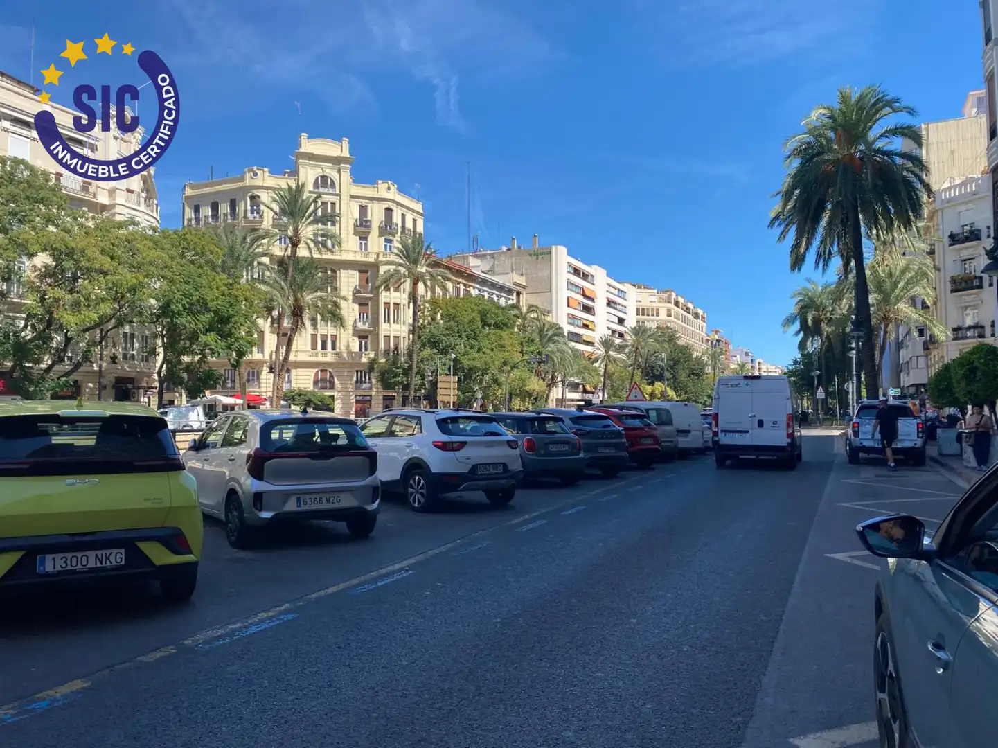 Exterior view of Garage for sale in L'Eixample