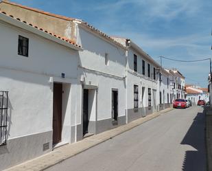 Exterior view of House or chalet for sale in Medina de las Torres