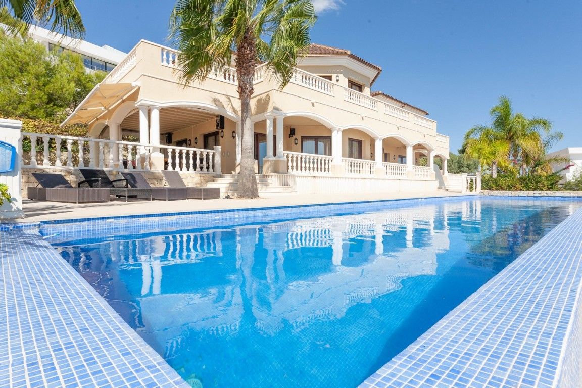 Piscina de Finca rústica en venda en Calpe / Calp amb Aire condicionat, Calefacció i Jardí privat