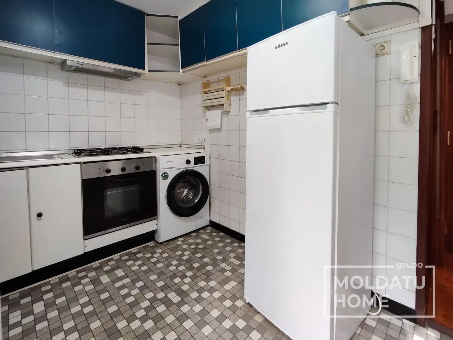 Cuina de Apartament en venda en Irun  amb Calefacció i Moblat