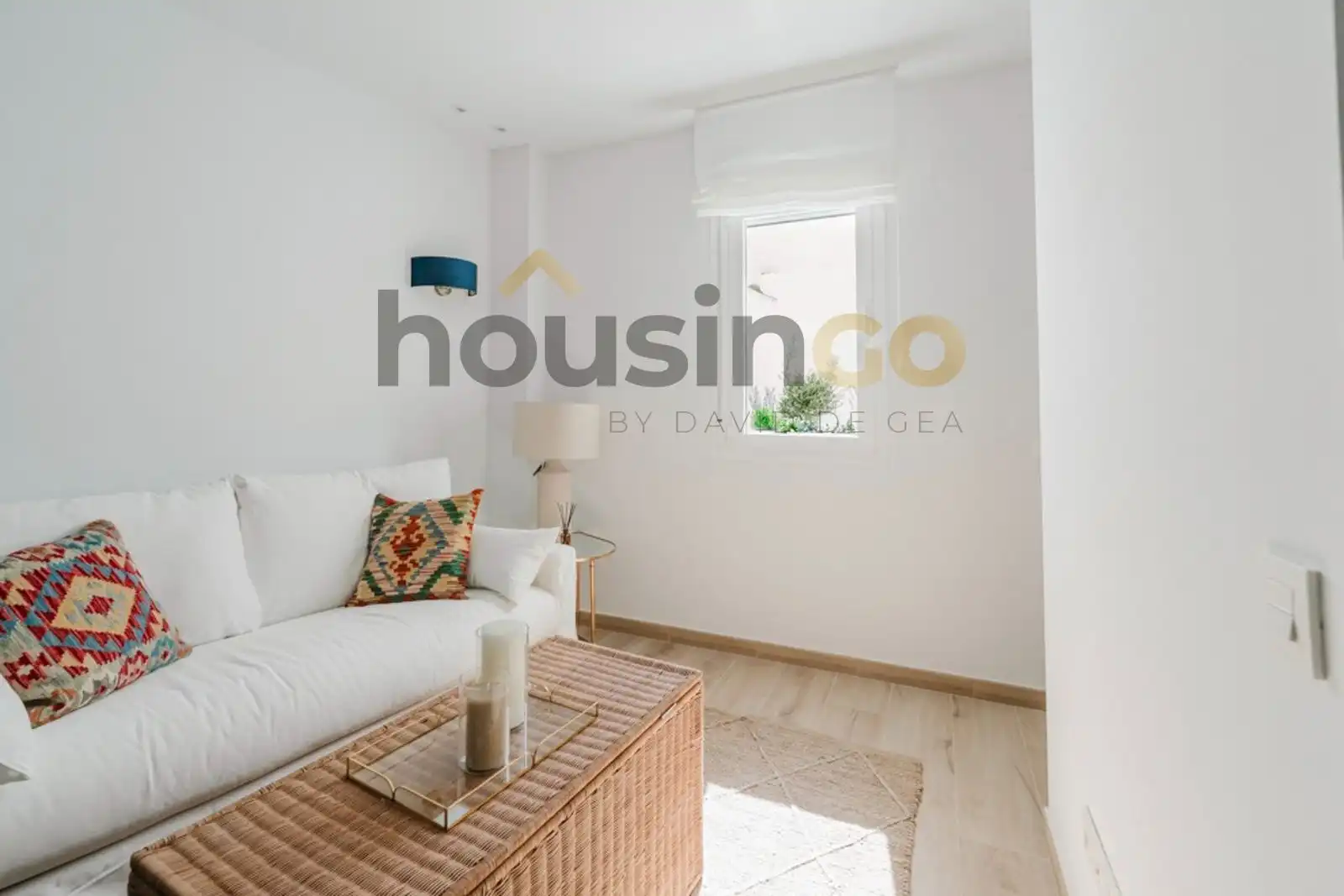Living room of Flat for sale in Madrid  with Air Conditioner, Heating and Parquet flooring