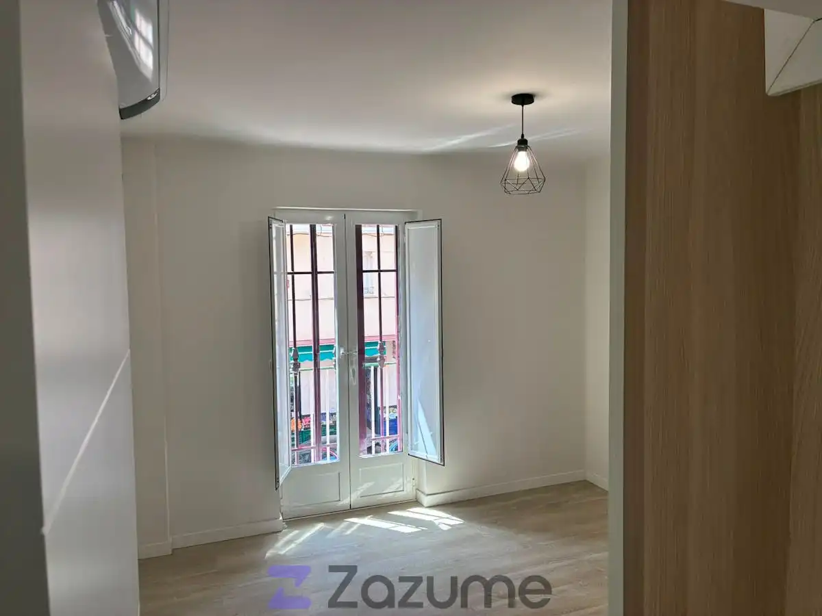 Habitación de Piso de alquiler en Madrid con Aire acondicionado, Calefacción y Horno