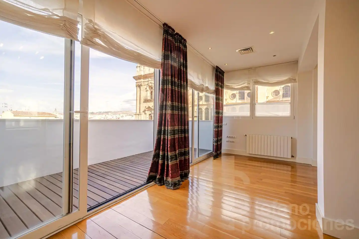Habitación de Ático de alquiler en Málaga con Aire acondicionado, Calefacción y Parquet