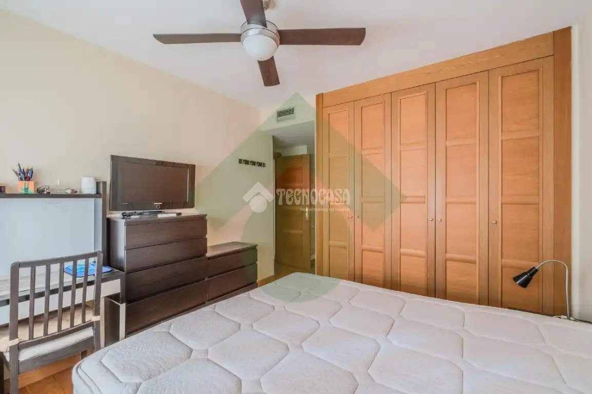 Bedroom of Flat for sale in Madrid  with Air Conditioner, Heating and Terrace