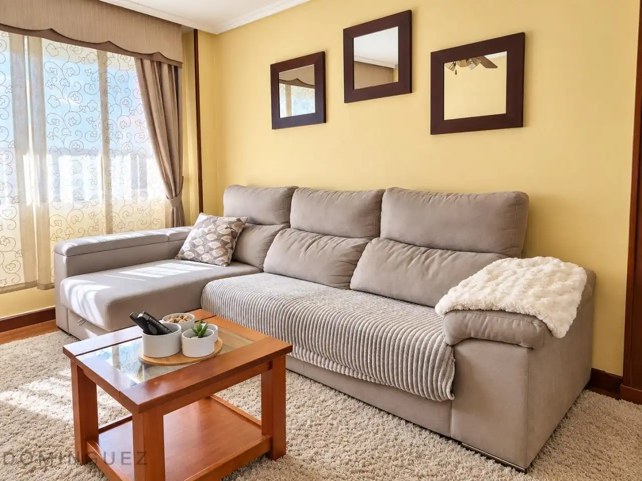 Living room of Flat for sale in Vigo   with Heating, Storage room and Furnished