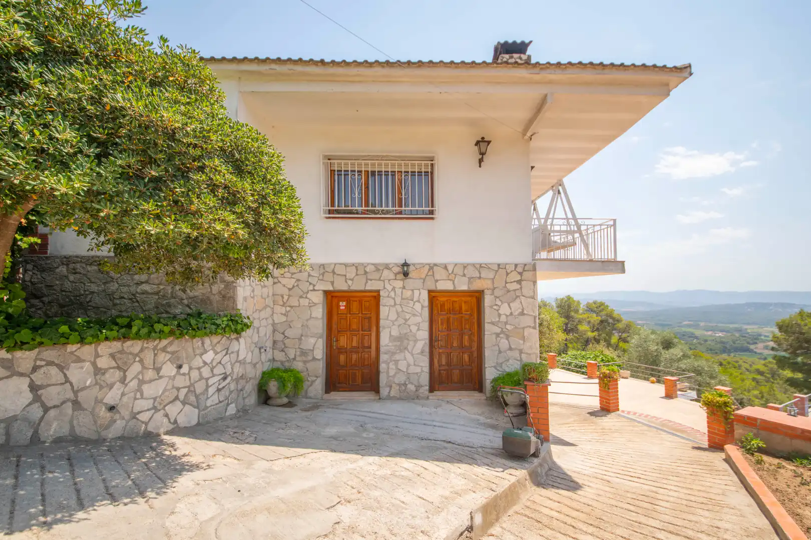 Vista exterior de Casa o xalet en venda en Mediona amb Calefacció, Jardí privat i Terrassa