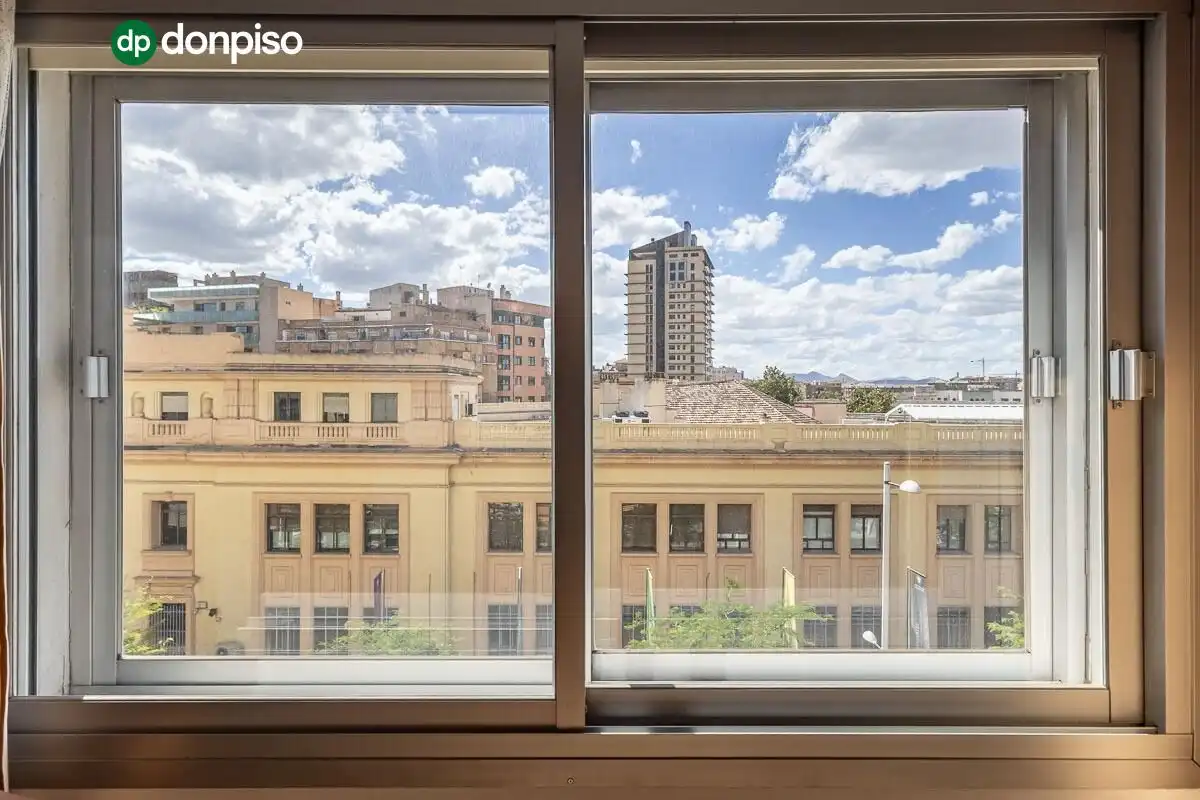 Vista exterior de Piso en venta en Granada con Aire acondicionado, Calefacción y Terraza