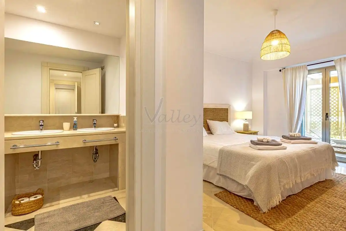 Bedroom of Flat for rent in Sotogrande  with Air Conditioner, Terrace and Furnished