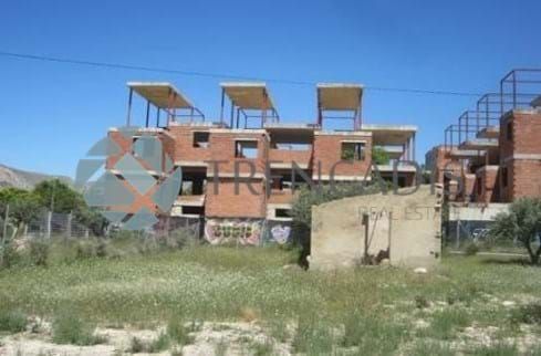 Vista exterior de Edifici en venda en Elda
