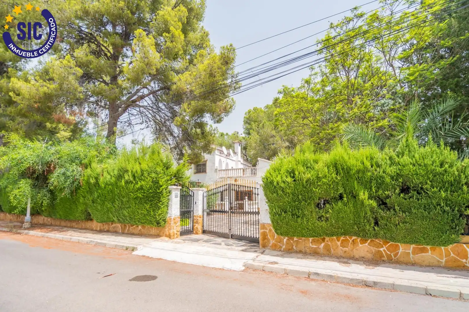 Vista exterior de Casa o chalet en venta en Serra con Aire acondicionado, Calefacción y Jardín privado