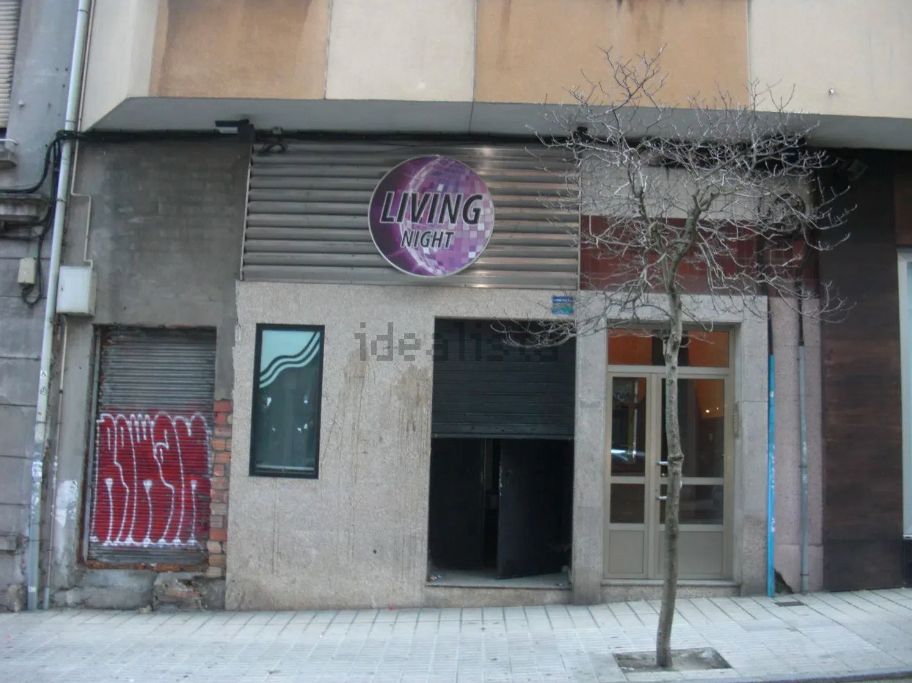 Vista exterior de Local en venta en Vigo 