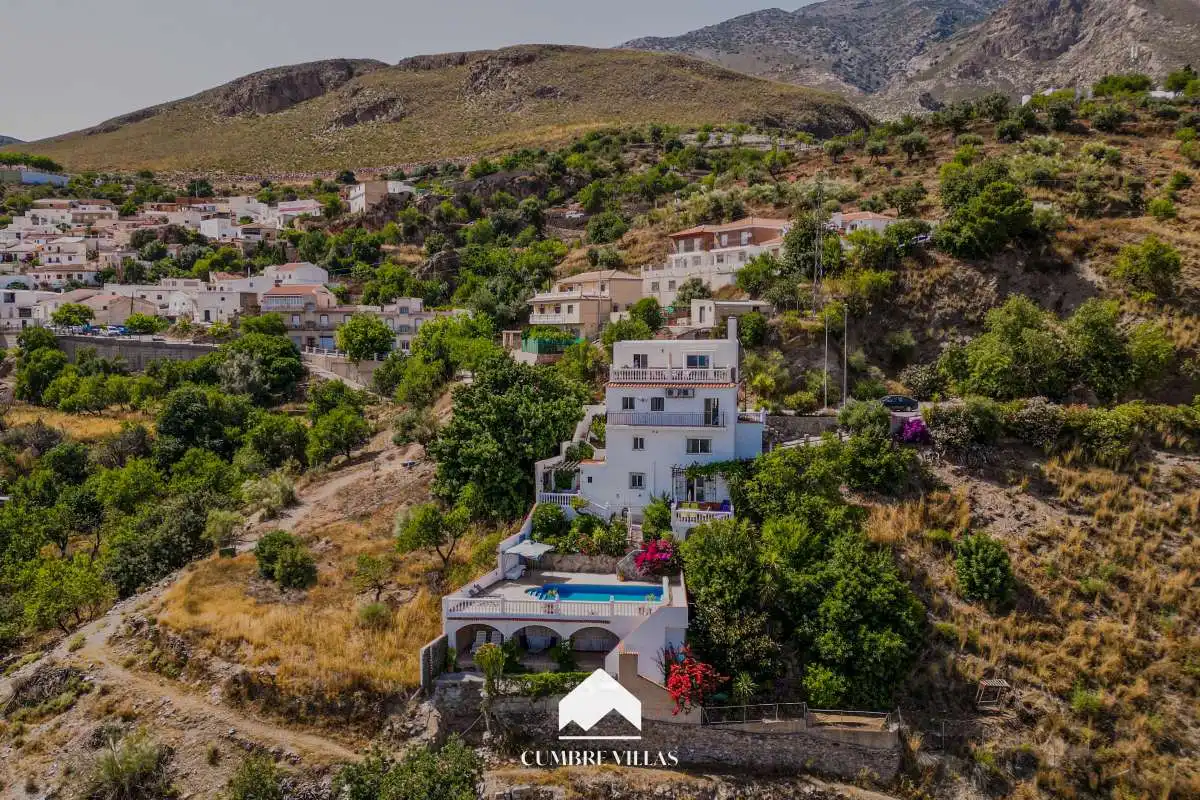 Vista exterior de Casa o xalet en venda en Lújar amb Jardí privat, Terrassa i Internet