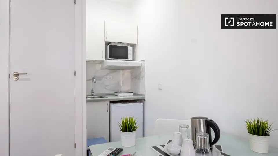 Room in Universidad - Malasaña