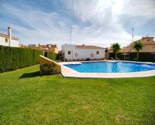 Swimming pool of Single-family semi-detached for sale in Rincón de la Victoria  with Furnished and Community pool