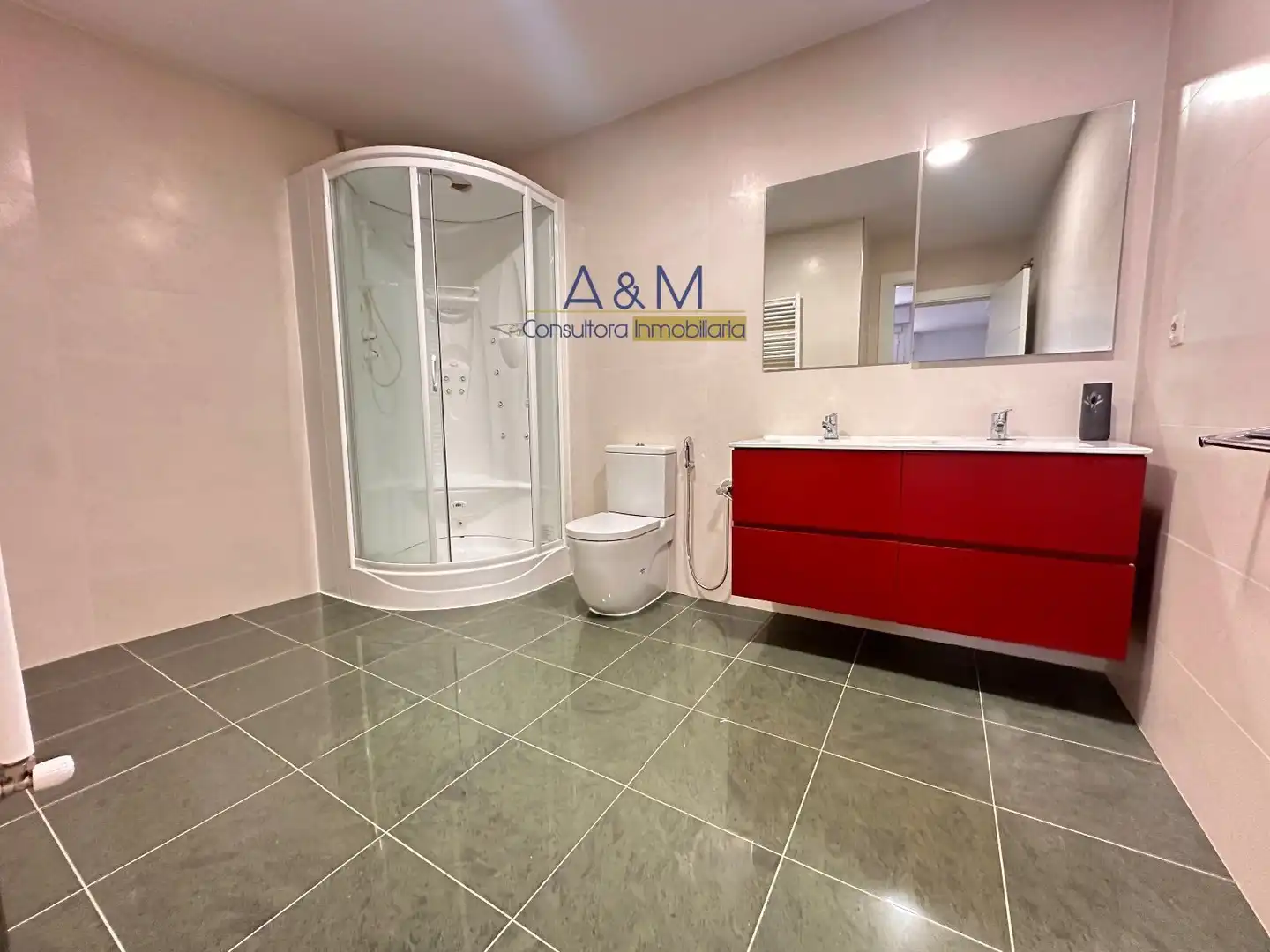 Piso de alquiler en General Almirante, Centro