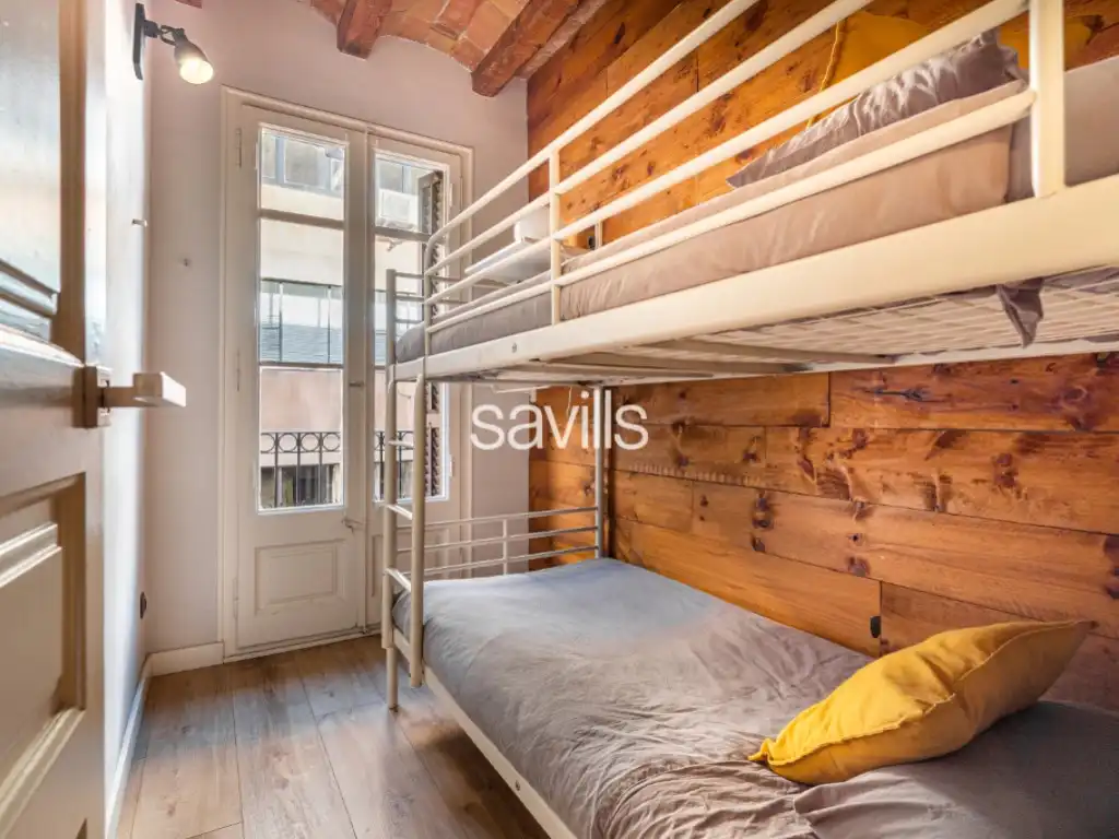 Habitación de Apartamento en venta en Barcelona con Aire acondicionado, Horno y Balcón