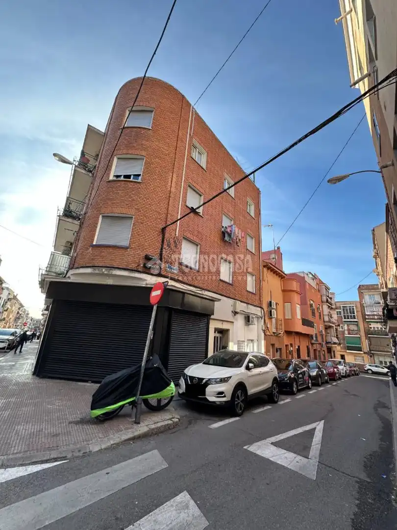 Vista exterior de Piso en venta en Madrid