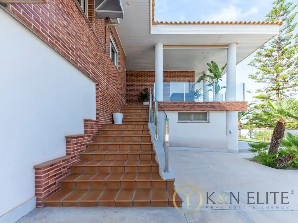 Vista exterior de Casa o chalet en venta en Petrer con Aire acondicionado, Jardín privado y Piscina