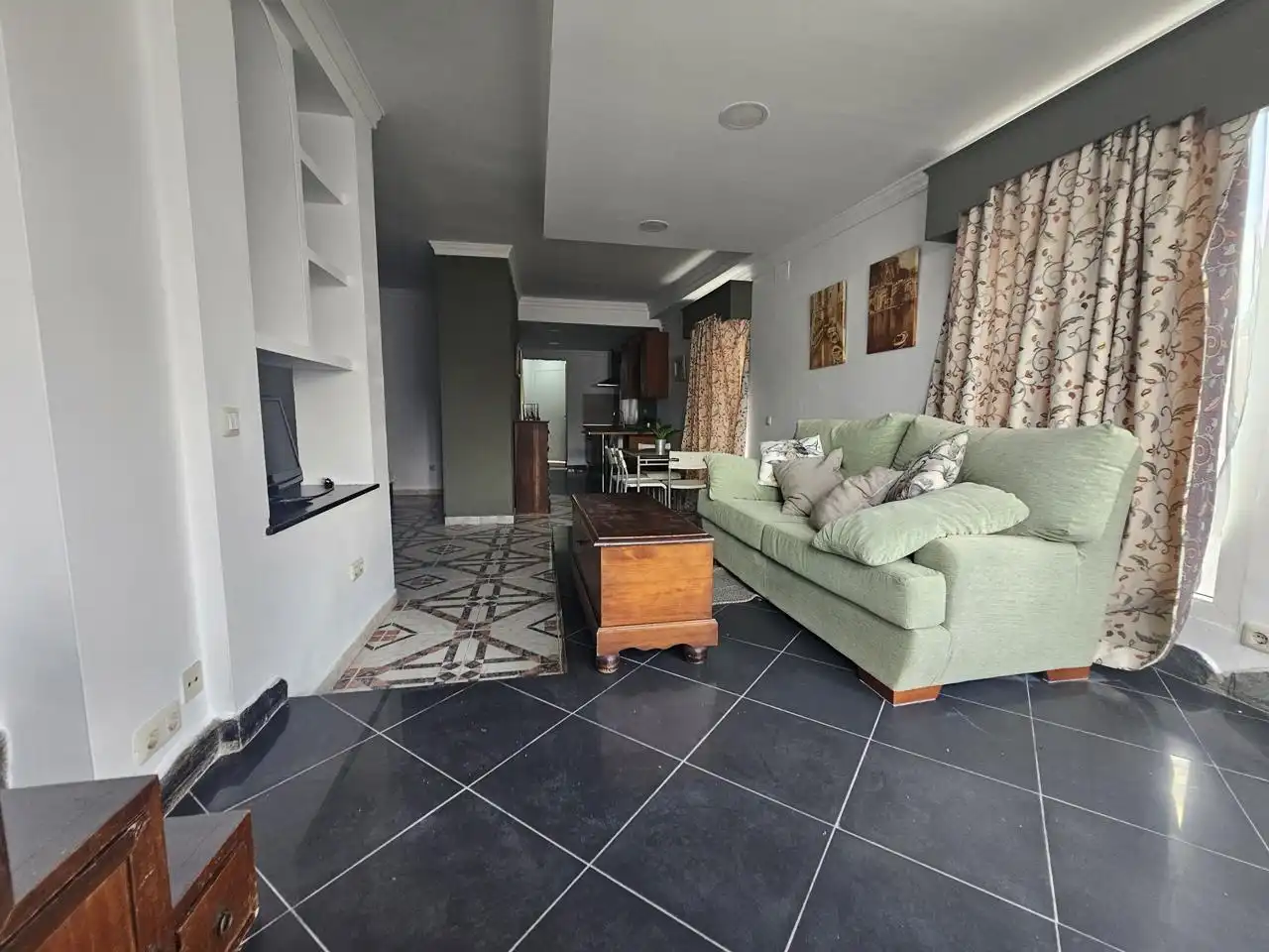 Ground floor for rent in Calle Volga, El Rocío - La Milagrosa