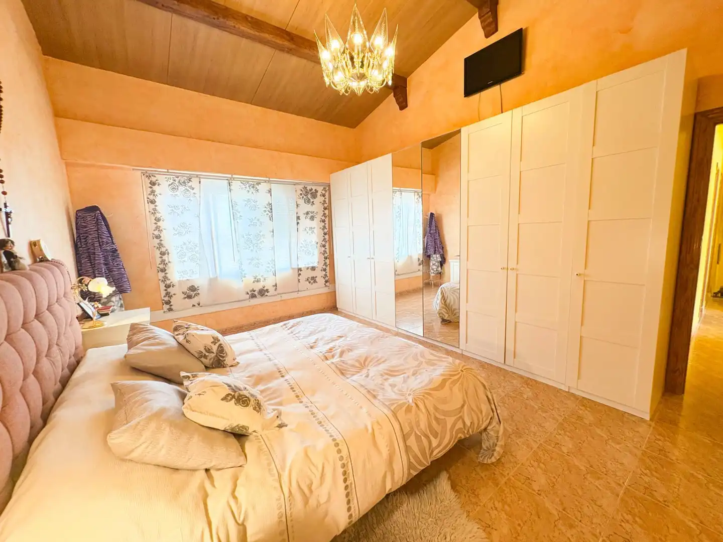 Schlafzimmer von Einfamilien-Reihenhaus zum Verkauf in San Isidro mit Klimaanlage, Privatgarten und Terrasse