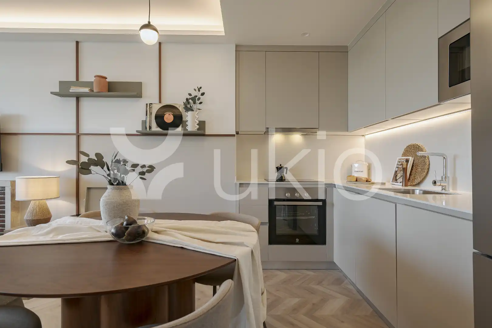 Apartment with terrace to rent in Paseo del Rey, imagen 4