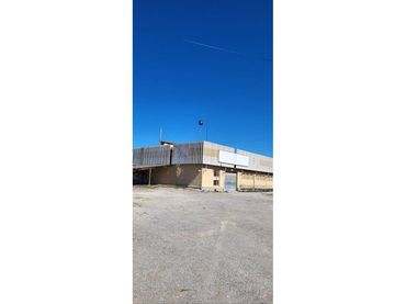 Industrial building to rent in Carretera Pontils