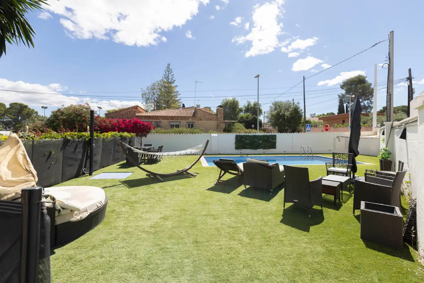 Piscina de Casa adosada en venta en L'Eliana con Aire acondicionado y Jardín privado