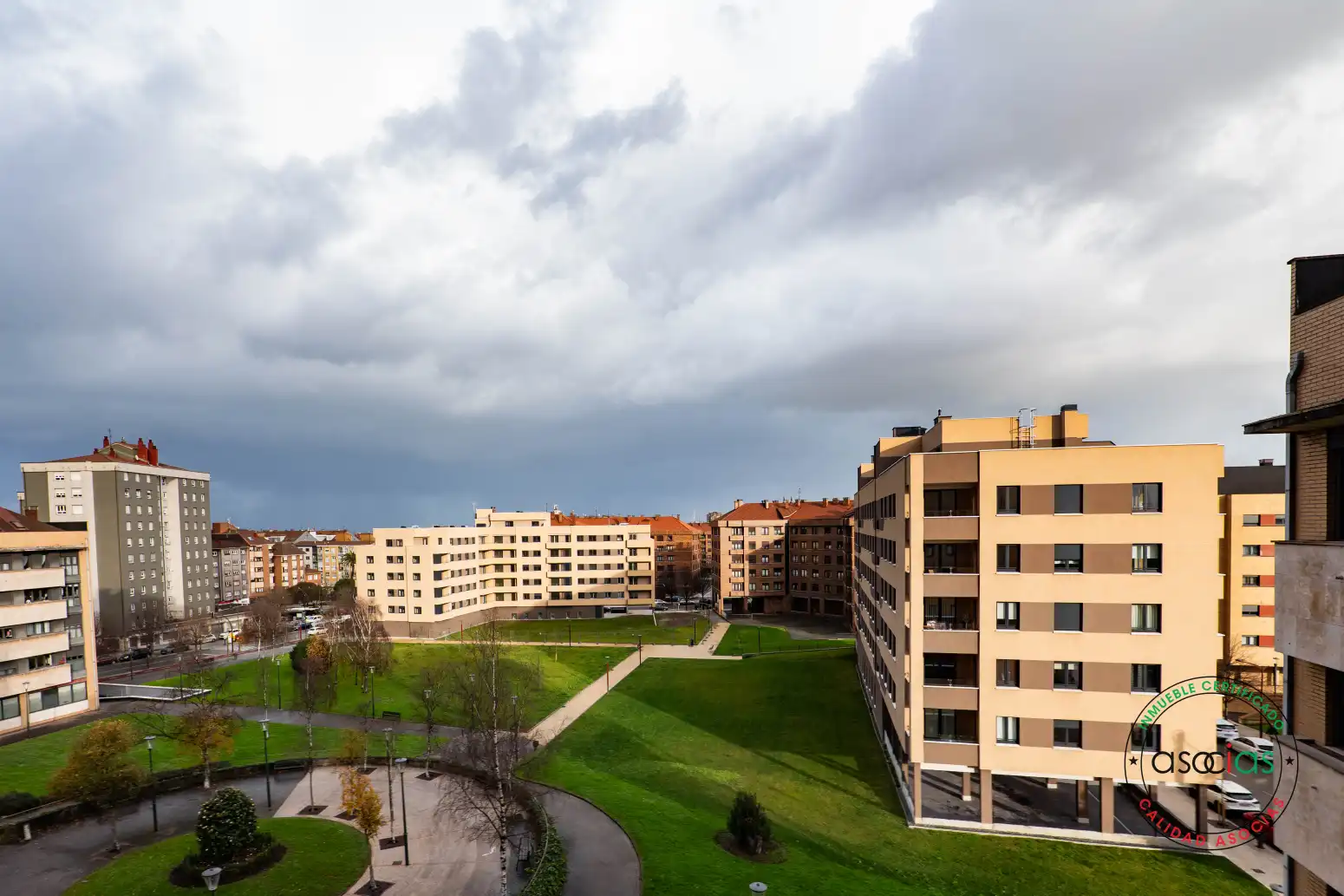 Vista exterior de Piso en venta en Gijón  con Calefacción, Parquet y Trastero