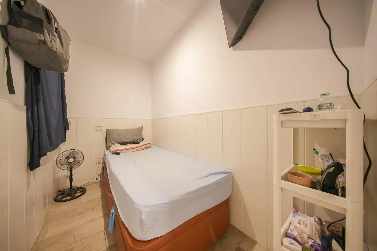 Dormitori de Planta baixa en venda en Madrid amb Calefacció