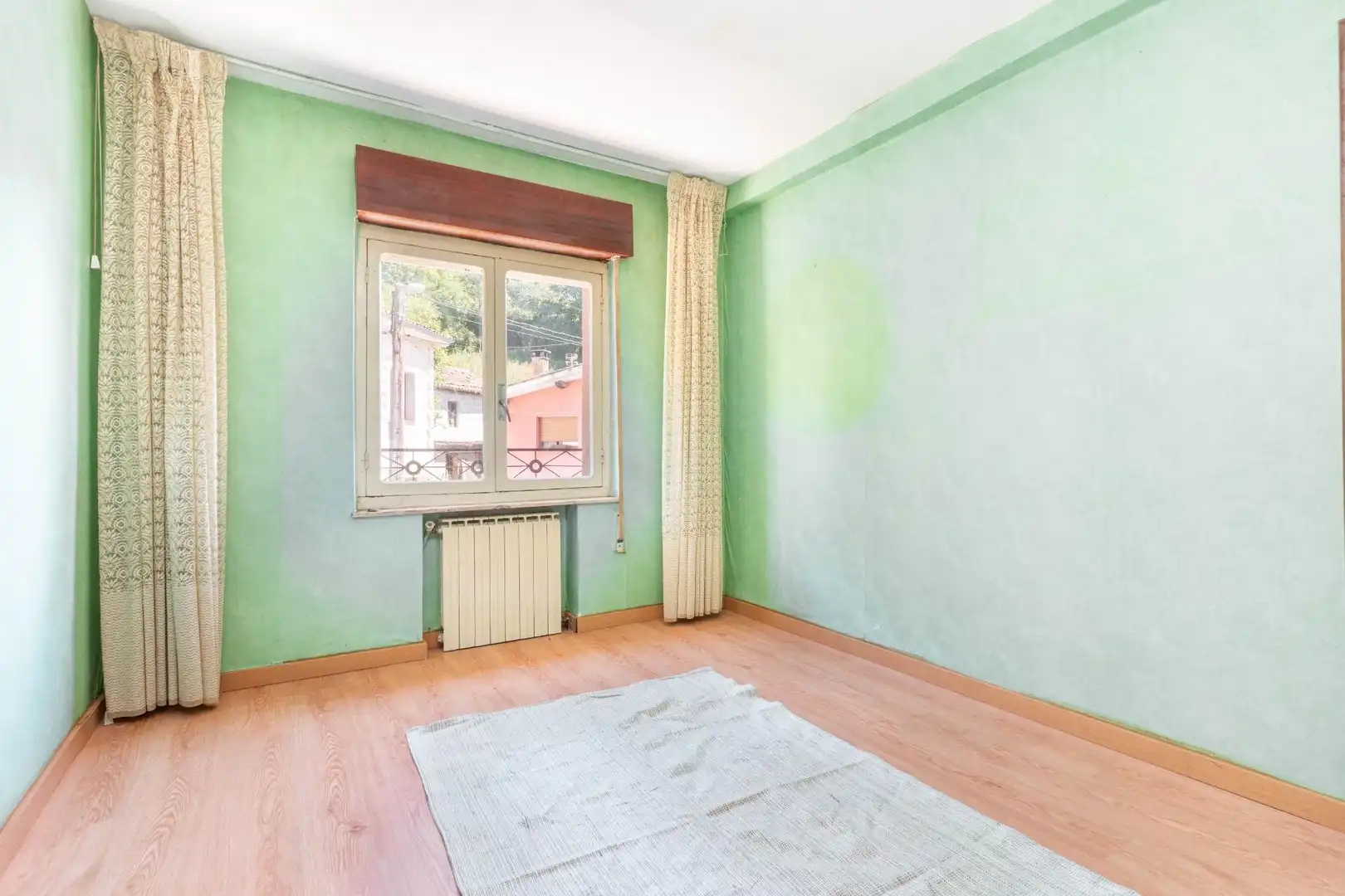 Dormitori de Casa adosada en venda en Bimenes amb Calefacció, Terrassa i Traster