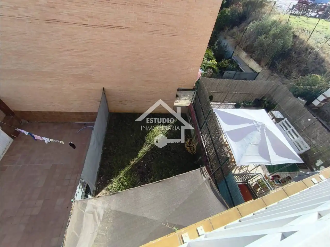 Casa adosada en venta en Mendavia con Calefacción, Jardín privado y Parquet