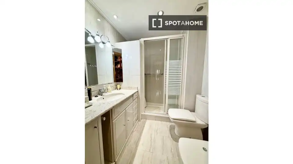 Room in Albia