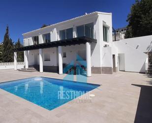 Vista exterior de Casa o xalet en venda en Calpe / Calp amb Aire condicionat, Terrassa i Piscina