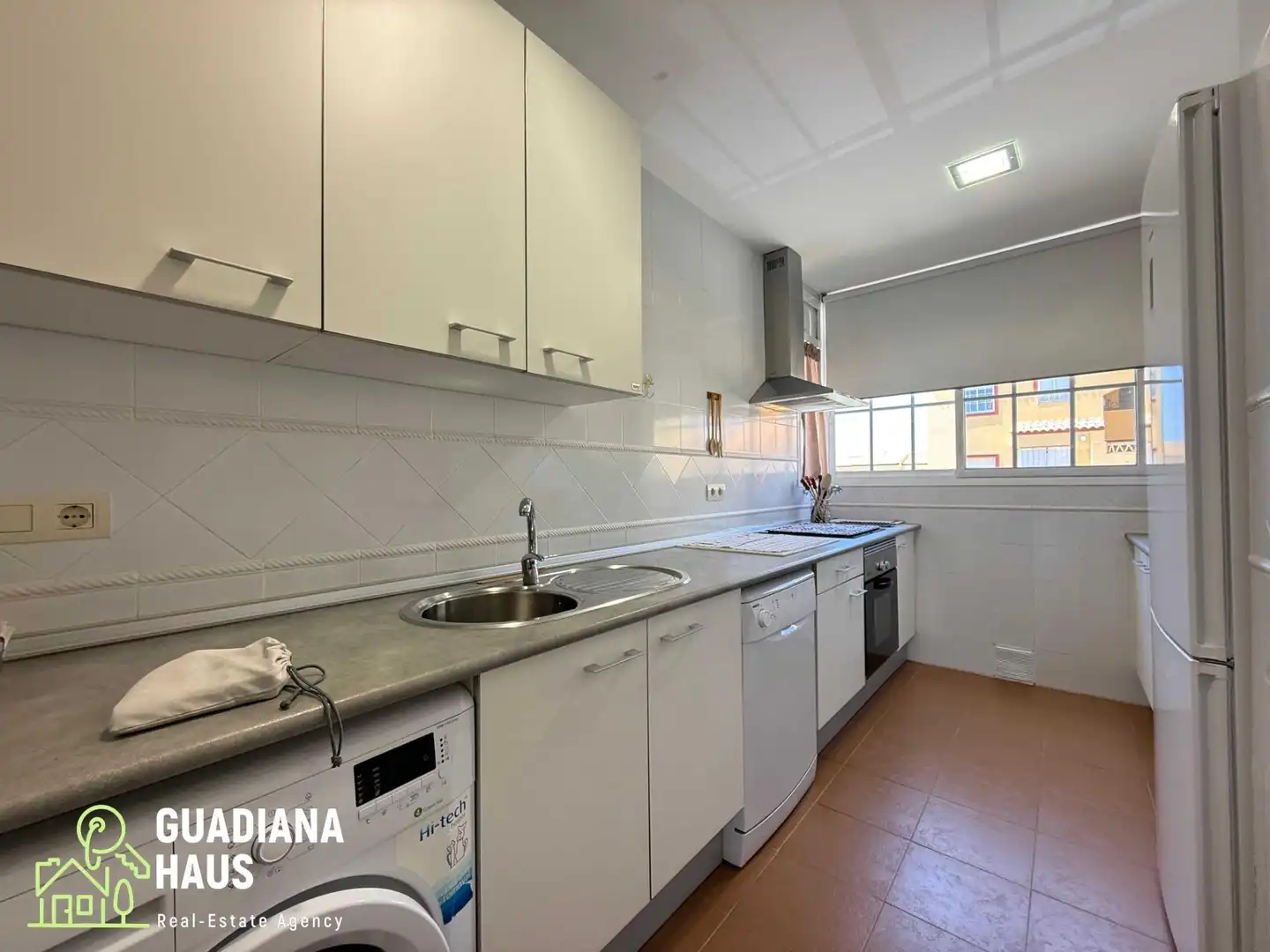 Cuina de Apartament en venda en Ayamonte amb Aire condicionat, Calefacció i Jardí privat