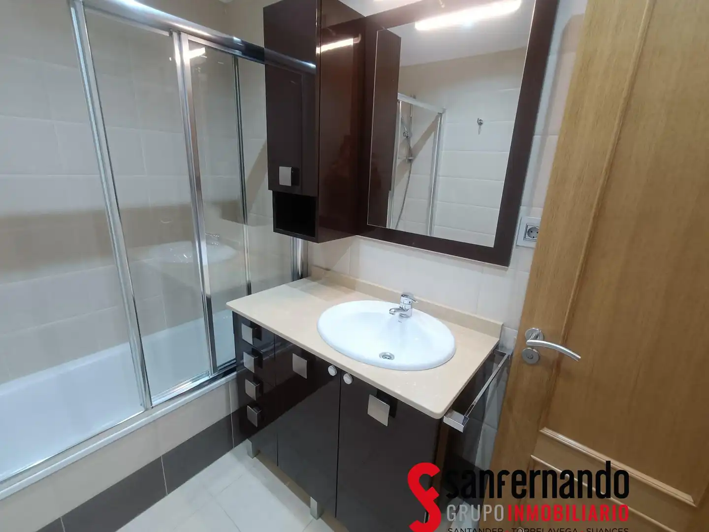 Bathroom of Flat for rent in Piélagos  with Heating and Parquet flooring