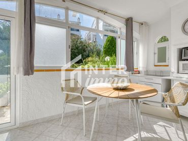 Appartement compact avec piscine à vendre à Calle Josep Carner 8