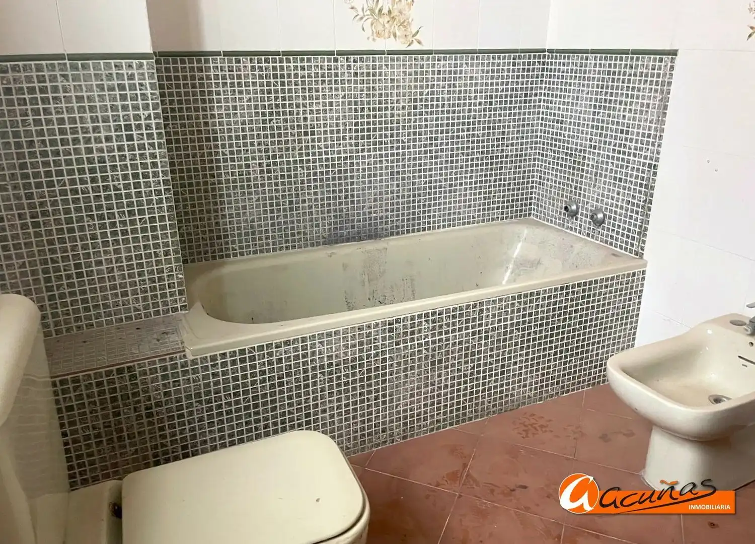 Baño de Casa adosada en venta en Puente Genil con Terraza y Trastero